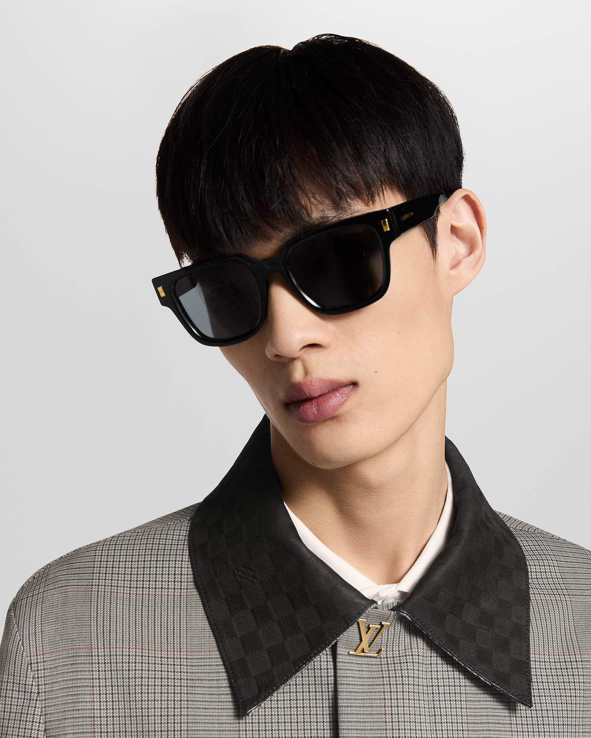 LOUIS VUITTON ESCAPE SQUARE LV1006® 2